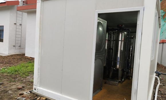 欽州市6-8噸超濾箱式一體移動式凈水設備